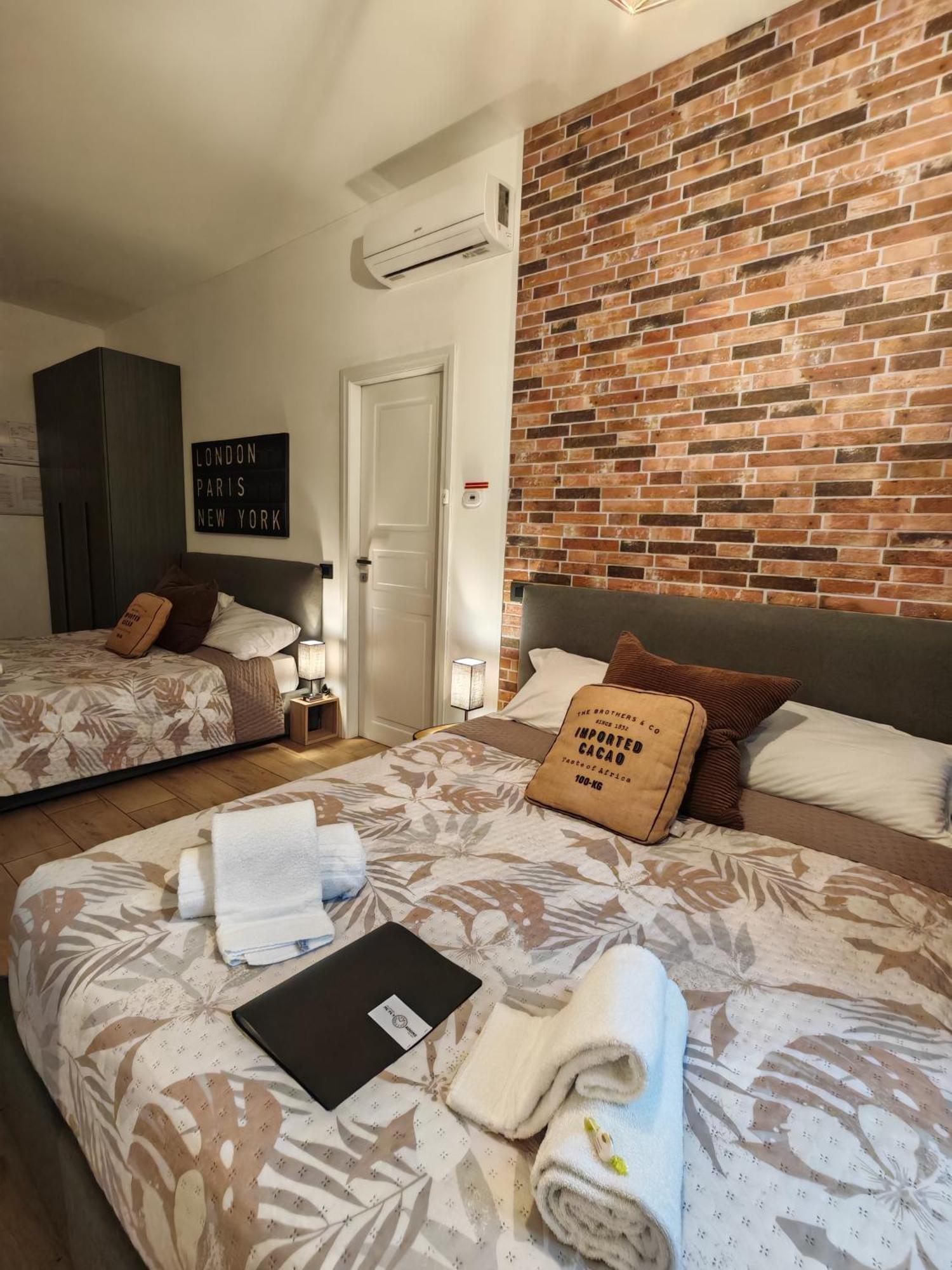 Mc Fly Rooms Malpensa Airport 加拉瑞特 外观 照片